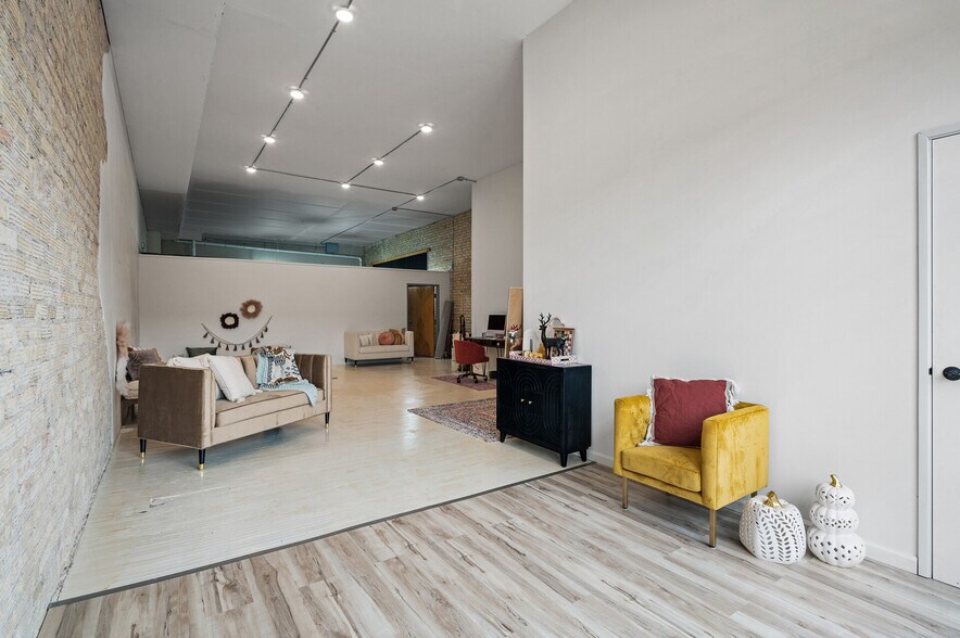 More Photos Of 102 State St N, Waseca Office For Sale