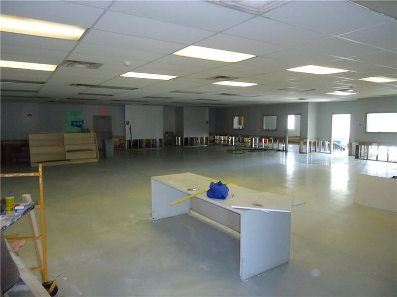 More Photos Of 852 Henderson Ave, Washington Office For Lease