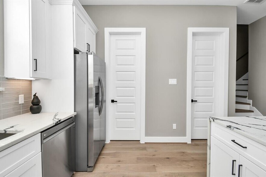 More Photos Of 316 Thornton Rd, Houston Apartments For Sale