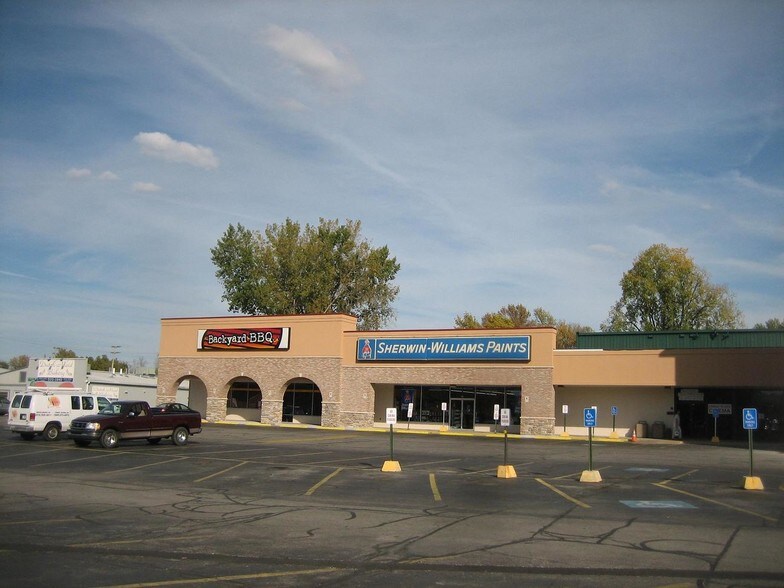 More Photos Of 500-740 W Lincoln Ave, Goshen Unknown For Lease