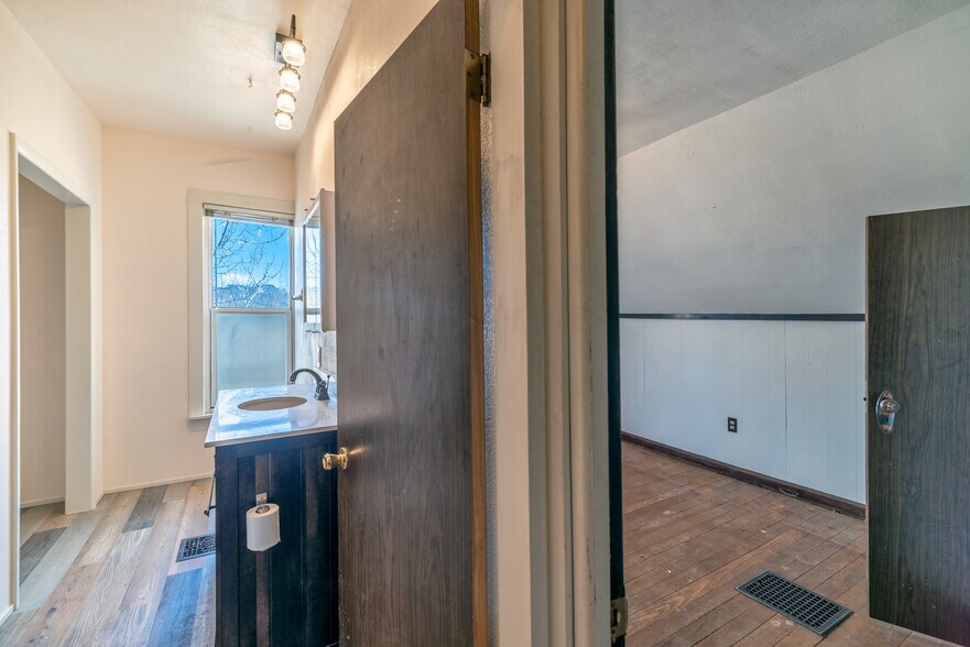 More Photos Of 121 Byers Ave, Hot Sulphur Springs Storefront Retail Residential For Sale