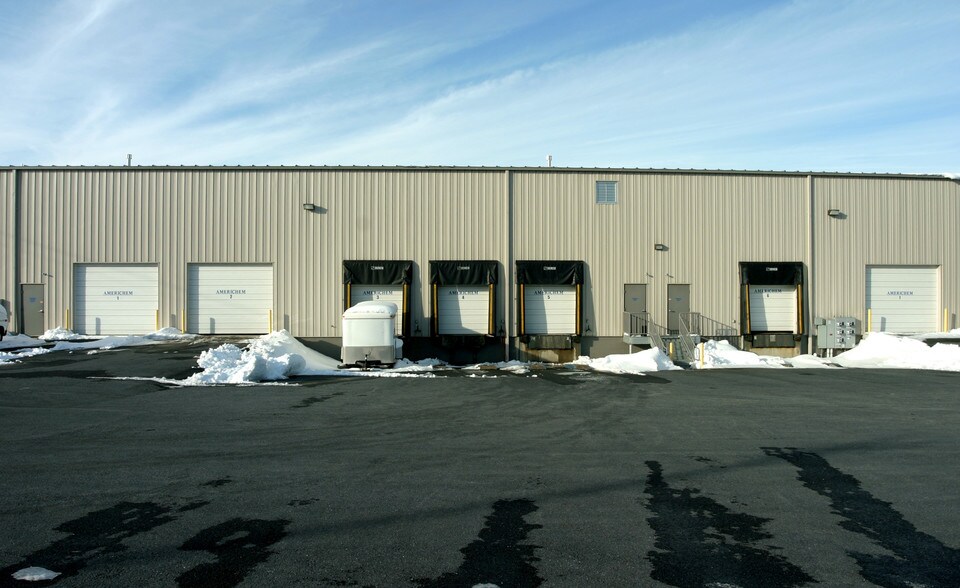More Photos Of 1351 Eisenhower Blvd, Harrisburg Distribution For Lease