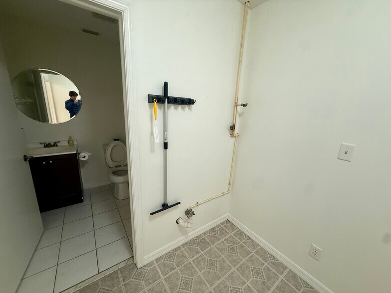More Photos Of 1438 E Oak St, Fernandina Beach Service For Lease