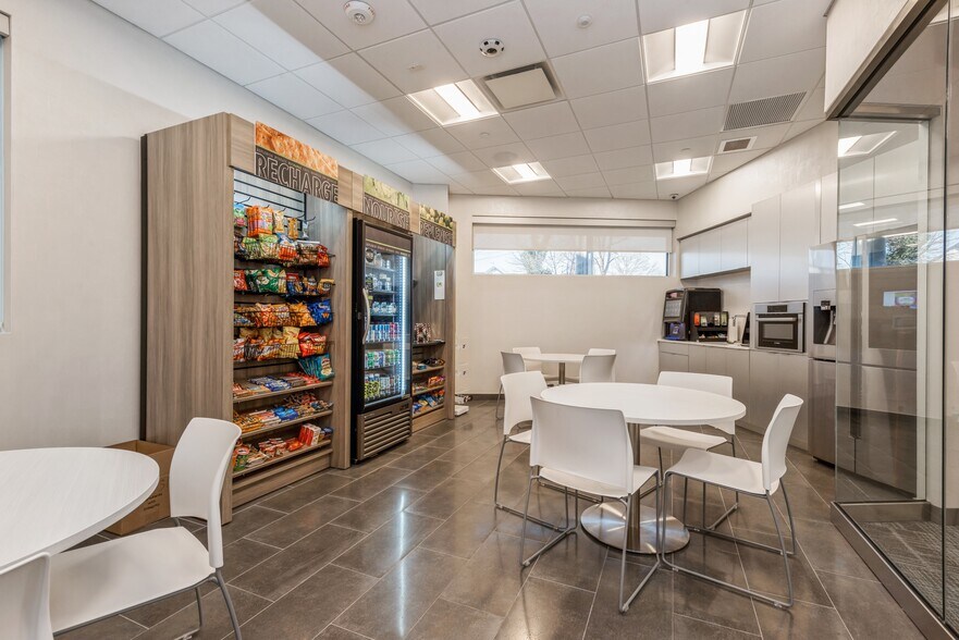 More Photos Of 511 Ocean Ave, Massapequa Office For Lease