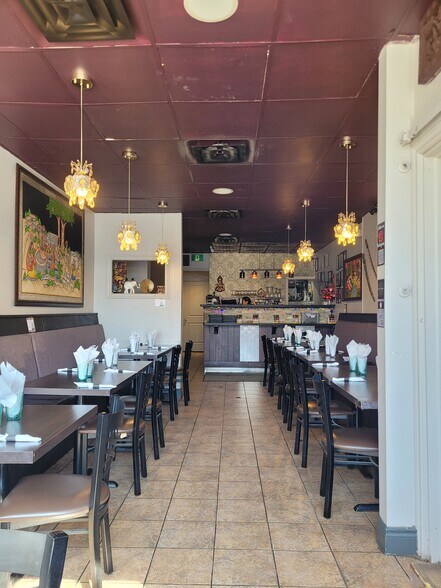 More Photos Of 84 King St W, Oshawa Storefront Retail Residential For Sale