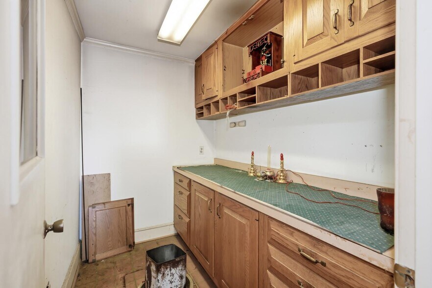 More Photos Of 6 N Washington St, Easton Restaurant For Sale