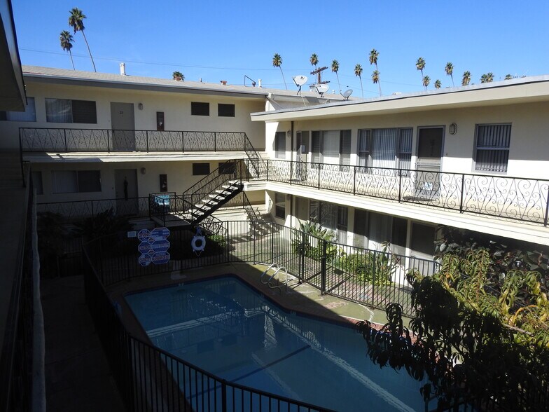 More Photos Of 409 S Manhattan Pl, Los Angeles Apartments For Sale