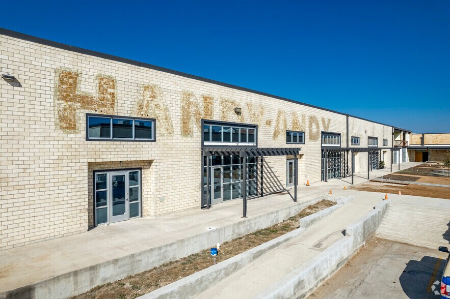 More Photos Of 215 Coca Cola Pl, San Antonio Apartments For Lease