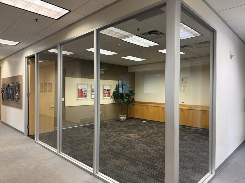 More Photos Of 635 Gellhorn Dr, Houston Warehouse For Lease