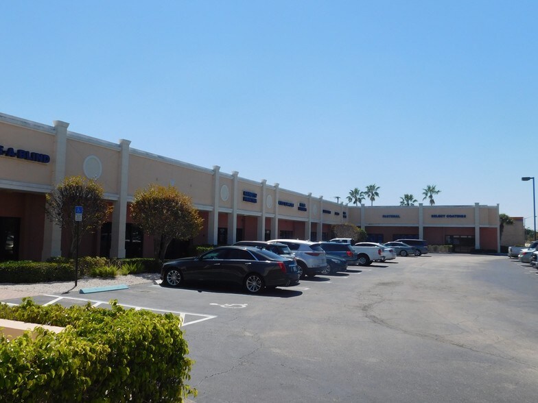 More Photos Of 3300 S Congress Ave, Boynton Beach Showroom For Sale