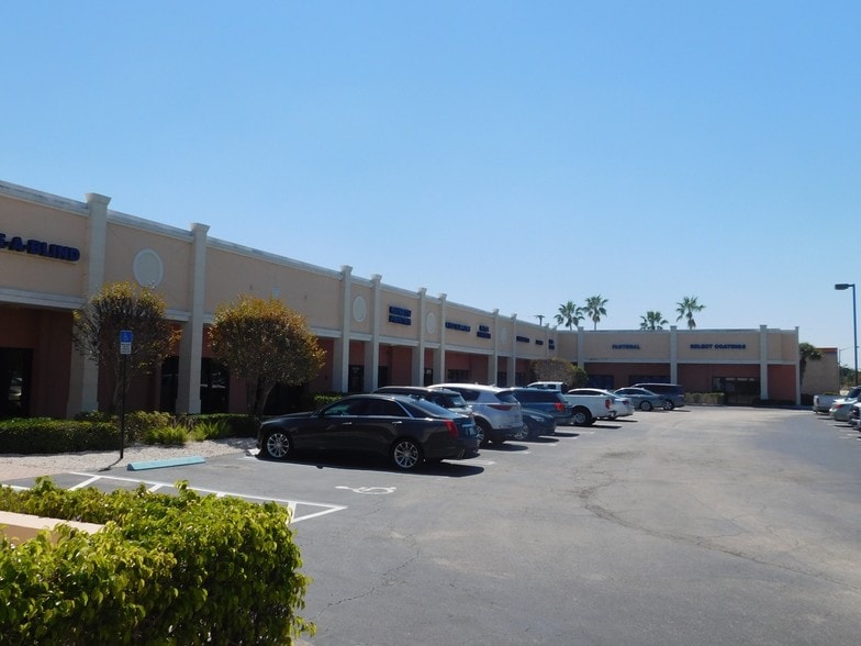 More Photos Of 3300 S Congress Ave, Boynton Beach Showroom For Lease
