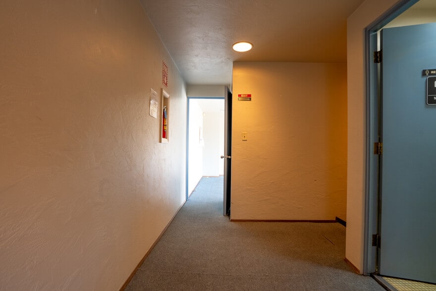More Photos Of 4946 Florence Ave, Bell Medical For Lease