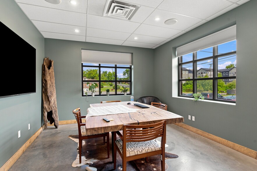 More Photos Of 6115 Robertson Ave, Nashville Warehouse For Lease