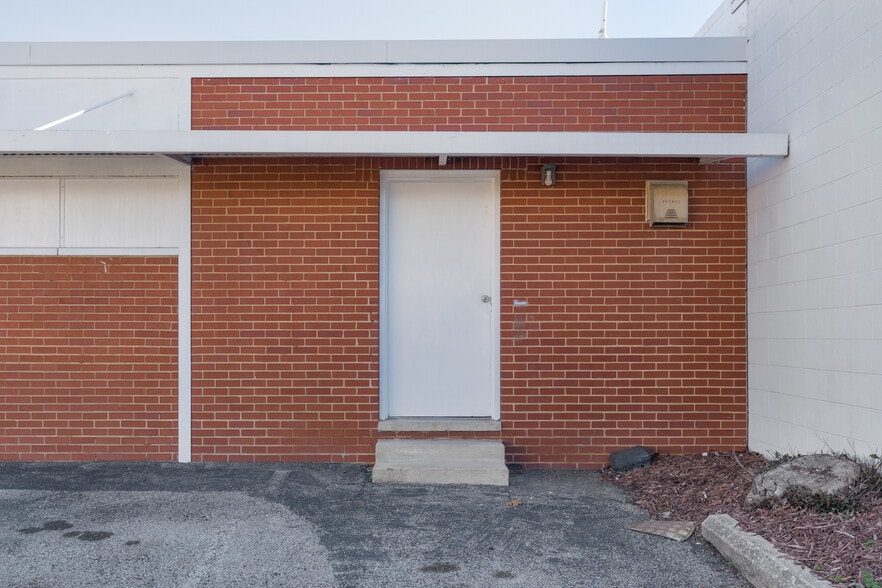 More Photos Of 3970 Norcross Rd, Chattanooga Storefront Retail Office For Lease