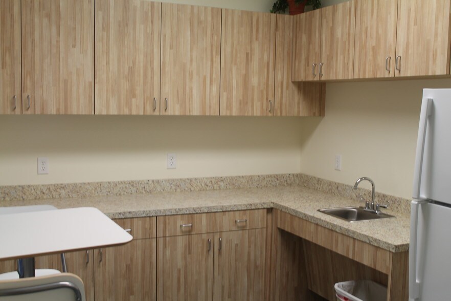 More Photos Of 524 Westgreen Blvd, Katy Medical For Lease