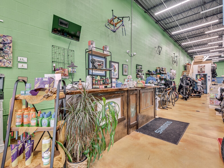 More Photos Of 111 N Broadway St, Tecumseh Office For Sale