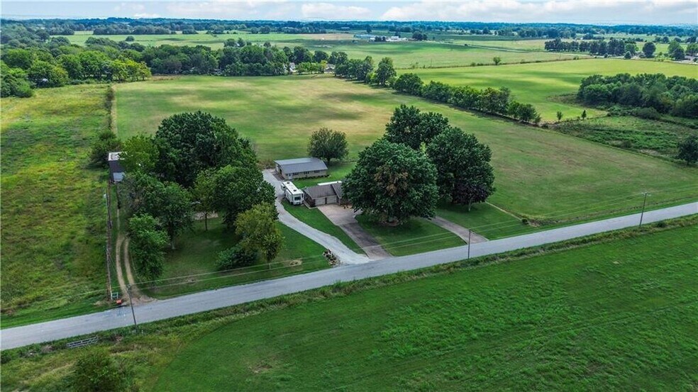 More Photos Of 5039 Primrose Rd, Springdale Specialty For Sale