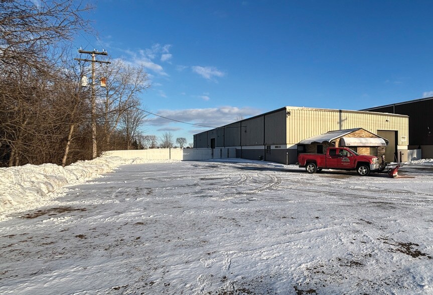 Primary Photo Of 52930 Havenridge Rd, New Haven Manufacturing For Sale