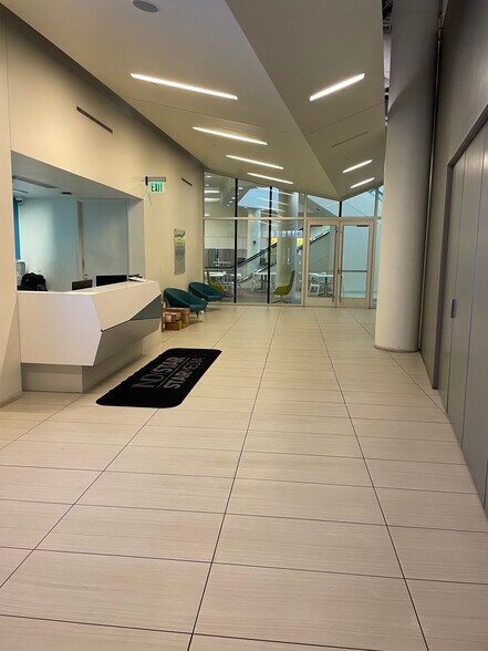 More Photos Of 49 W Maryland St, Indianapolis General Retail For Lease