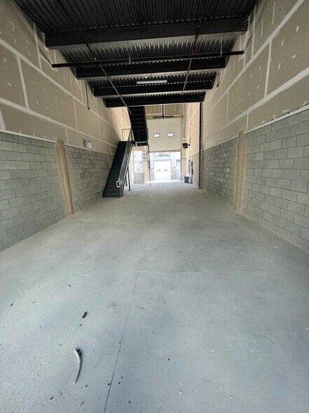 More Photos Of 5266 Solar Dr, Mississauga Manufacturing For Lease