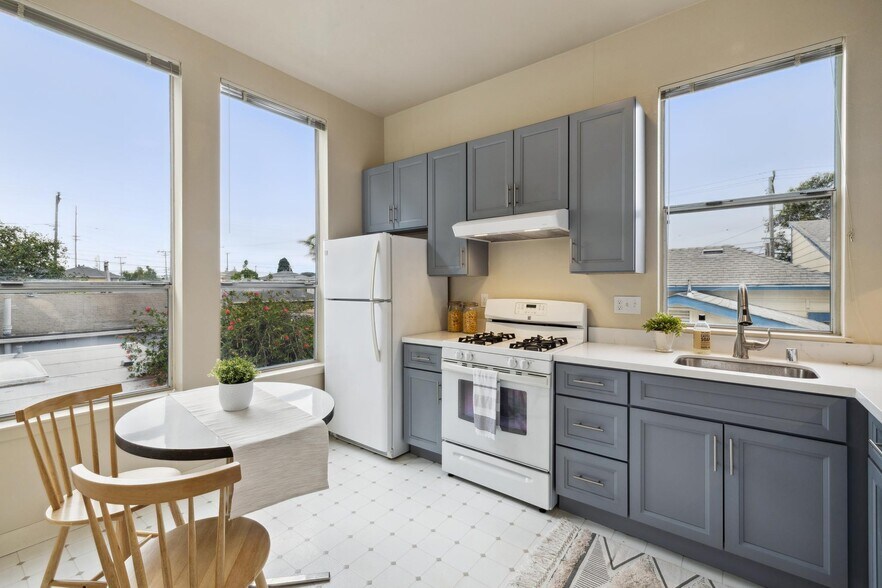 More Photos Of 1820 3rd St, Alameda Apartments For Sale