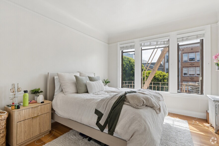 More Photos Of 3324 Broderick St, San Francisco Apartments For Sale