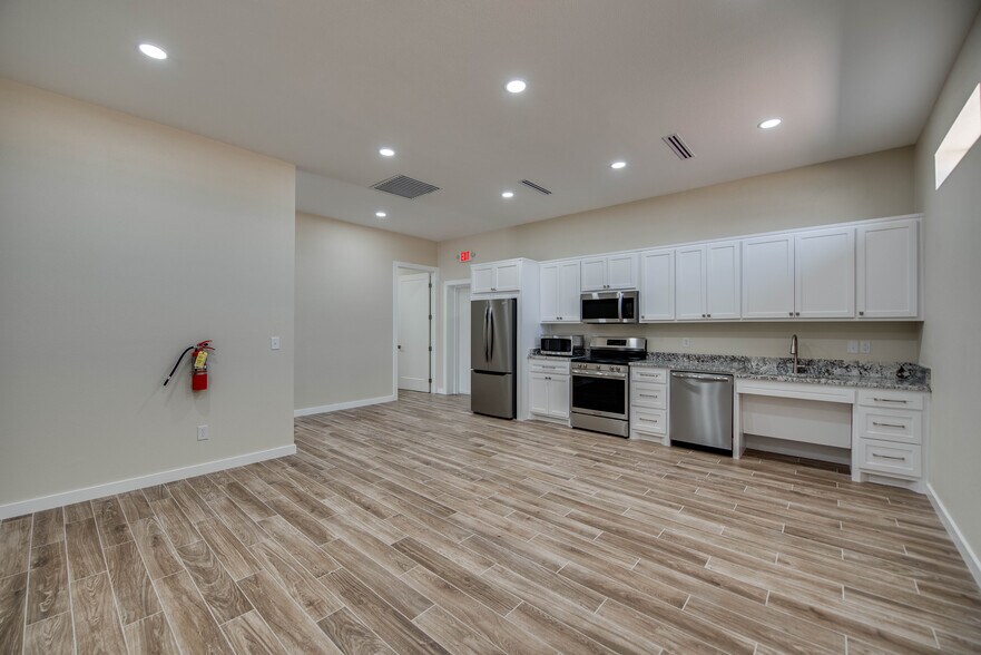 More Photos Of 1808 N FM 1788, Midland Warehouse For Lease