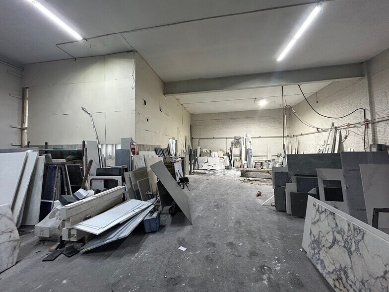 More Photos Of 3921 22nd St, Long Island City Warehouse For Lease