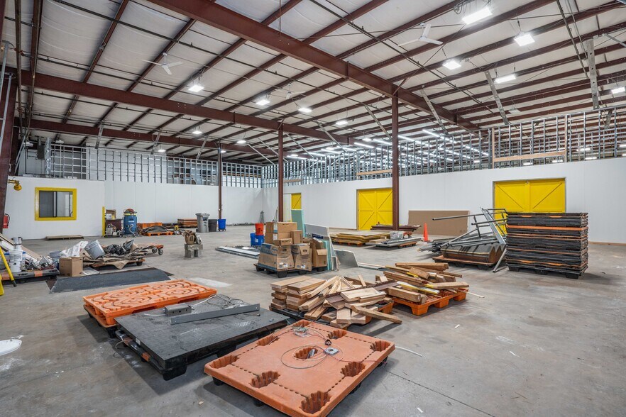 More Photos Of 299 Industrial Ln, Torrington Distribution For Lease