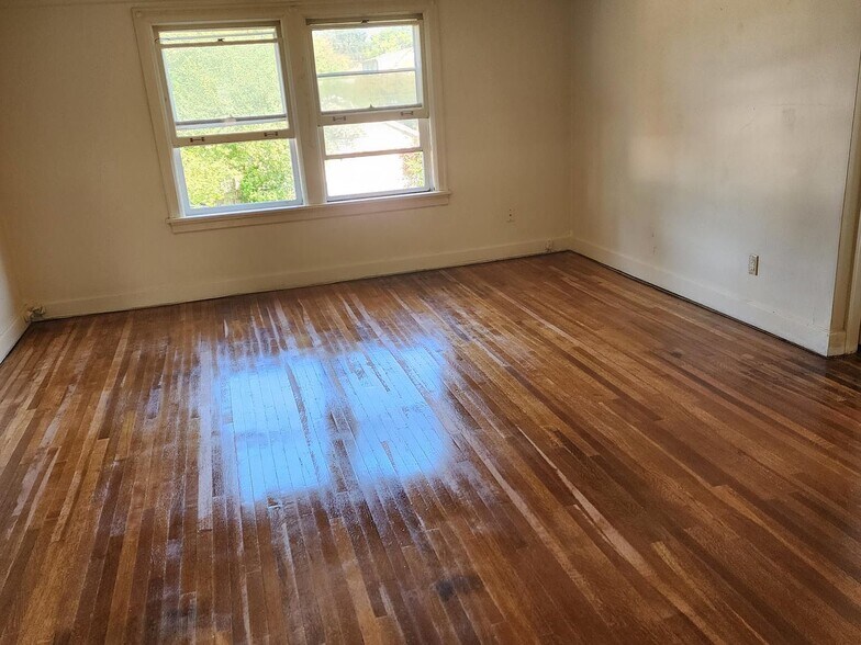More Photos Of 1397-1407 SE 130th Ave, Portland Apartments For Sale