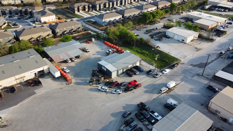 More Photos Of 6603 Topper Pky, San Antonio Warehouse For Lease