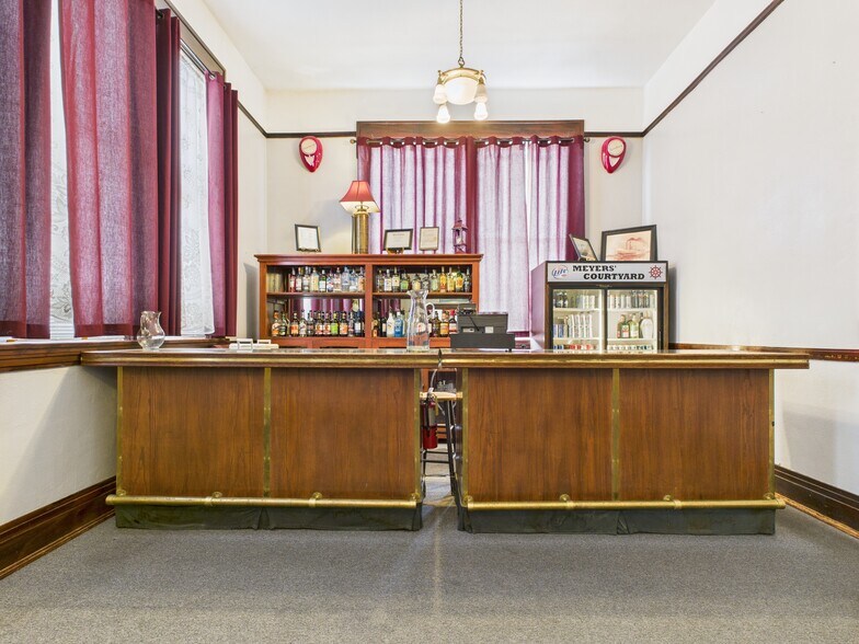 More Photos Of 619 Blondeau St, Keokuk Office For Sale
