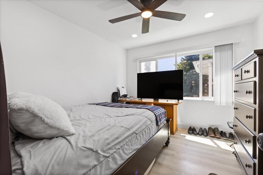 More Photos Of 5590 Shasta Ln, La Mesa Apartments For Sale