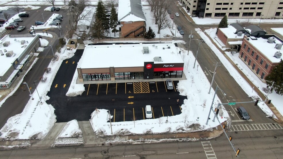 More Photos Of 701 W Lincoln Hwy, Dekalb Restaurant For Lease