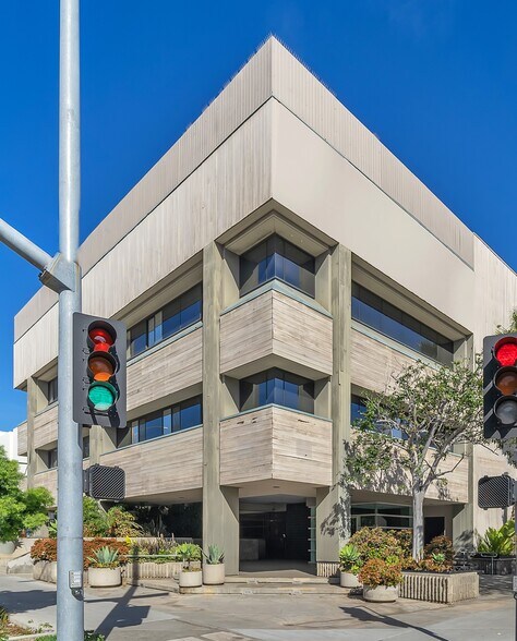 More Photos Of 701 Santa Monica Blvd, Santa Monica Office For Sale
