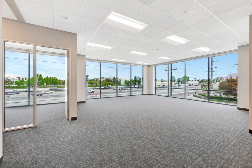 More Photos Of 1062 McGaw Ave, Irvine Warehouse For Lease