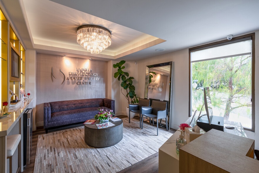 More Photos Of 7301 Girard Ave, La Jolla Medical For Lease