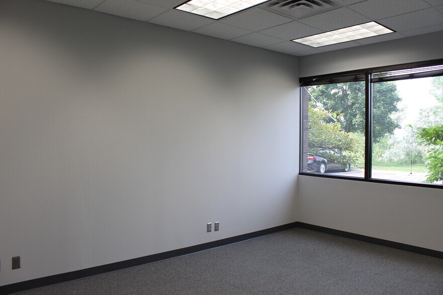 More Photos Of 12201-12241 Wood Lake Dr, Burnsville Light Manufacturing For Lease