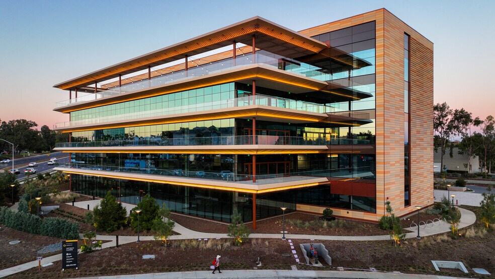 More Photos Of 5897 Oberlin Dr, San Diego Research And Development For Lease