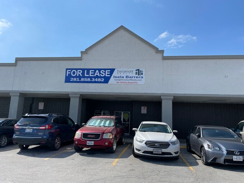 More Photos Of 3719-3823 Blanco Rd, San Antonio Unknown For Lease