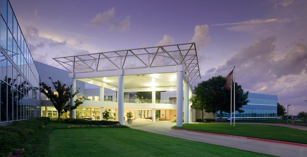 More Photos Of 7140 Oakmont Blvd, Fort Worth Rehabilitation Center For Sale