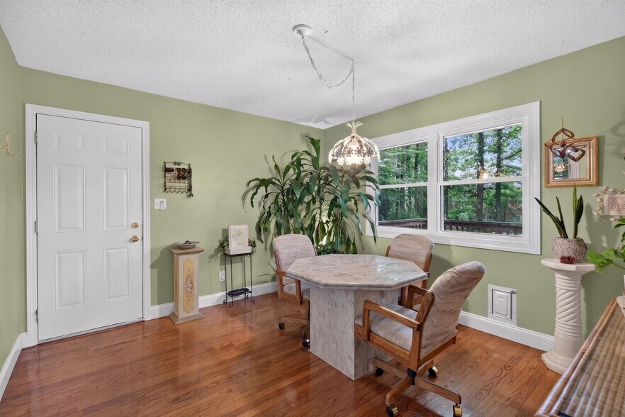 More Photos Of 3343 Dogwood Ln NW, Acworth Flex For Sale