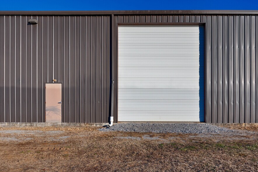 More Photos Of 6594 Old Railroad Bed Rd, Toney Manufacturing For Lease