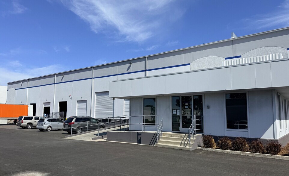 More Photos Of 7391 Heil Ave, Huntington Beach Warehouse For Lease
