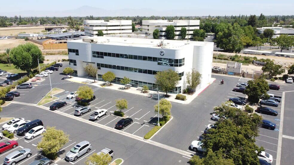 More Photos Of 5101 Office Park Dr, Bakersfield Medical For Lease