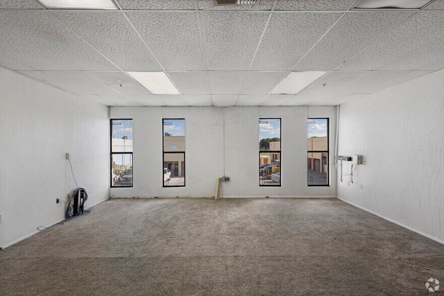 More Photos Of 2480 W 82nd St, Hialeah Warehouse For Lease