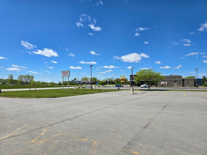 More Photos Of 521 W Main St, Butler Flex For Sale