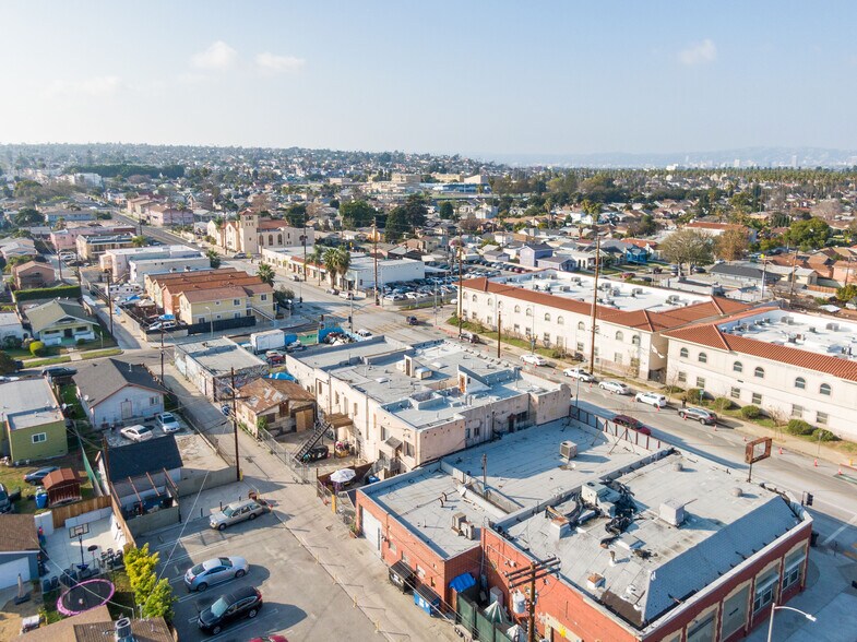 More Photos Of 2608 54th, Los Angeles Apartments For Sale