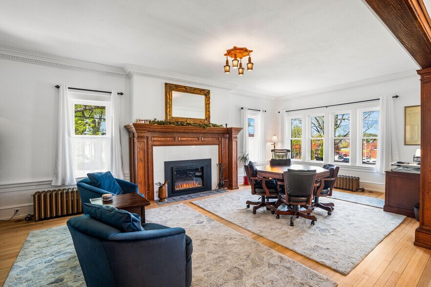 More Photos Of 90 S Main St, Hartford Hospitality For Sale