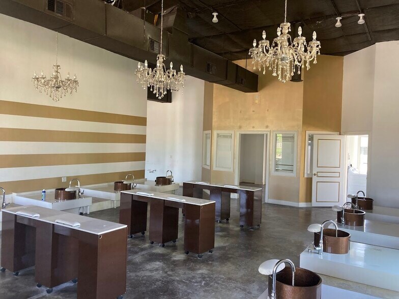 More Photos Of 12231 Northpointe Blvd, Tomball Storefront For Lease